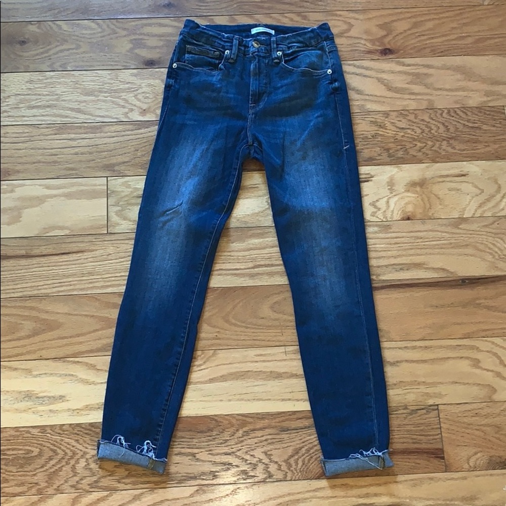 GOOD AMERICA Distressed high waisted ankle jeans